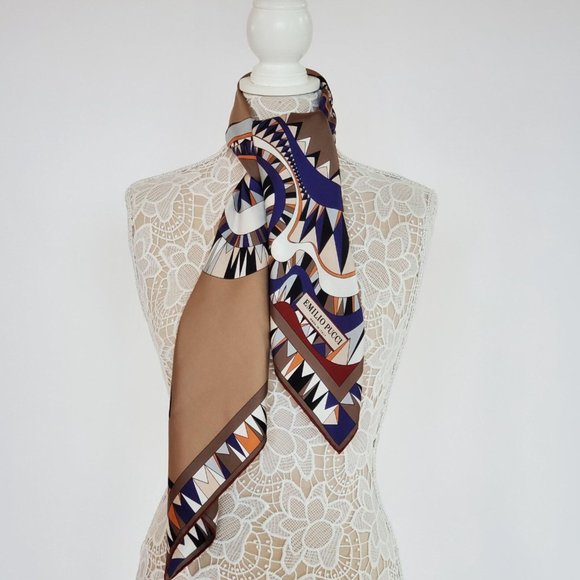 EMILIO PUCCI SCARF MULTI-COLORED PRINT SIGNATURE LOGO SQUARE SCARF 34" - Picture 4 of 12